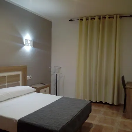 Vaticano 招待所 2*