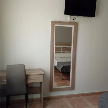 Vaticano 招待所 2*